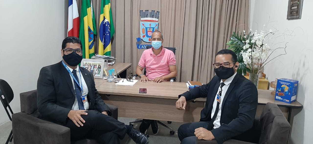 Camacã: Prefeito se reúne com representantes da Caixa Econômica Federal e anuncia retorno das atividades